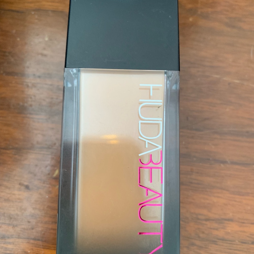 Huda beauty foundation